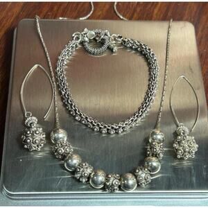 Blanc de Noir & Co. Noir Nala Ball 925 solver earrings necklace bracelet set